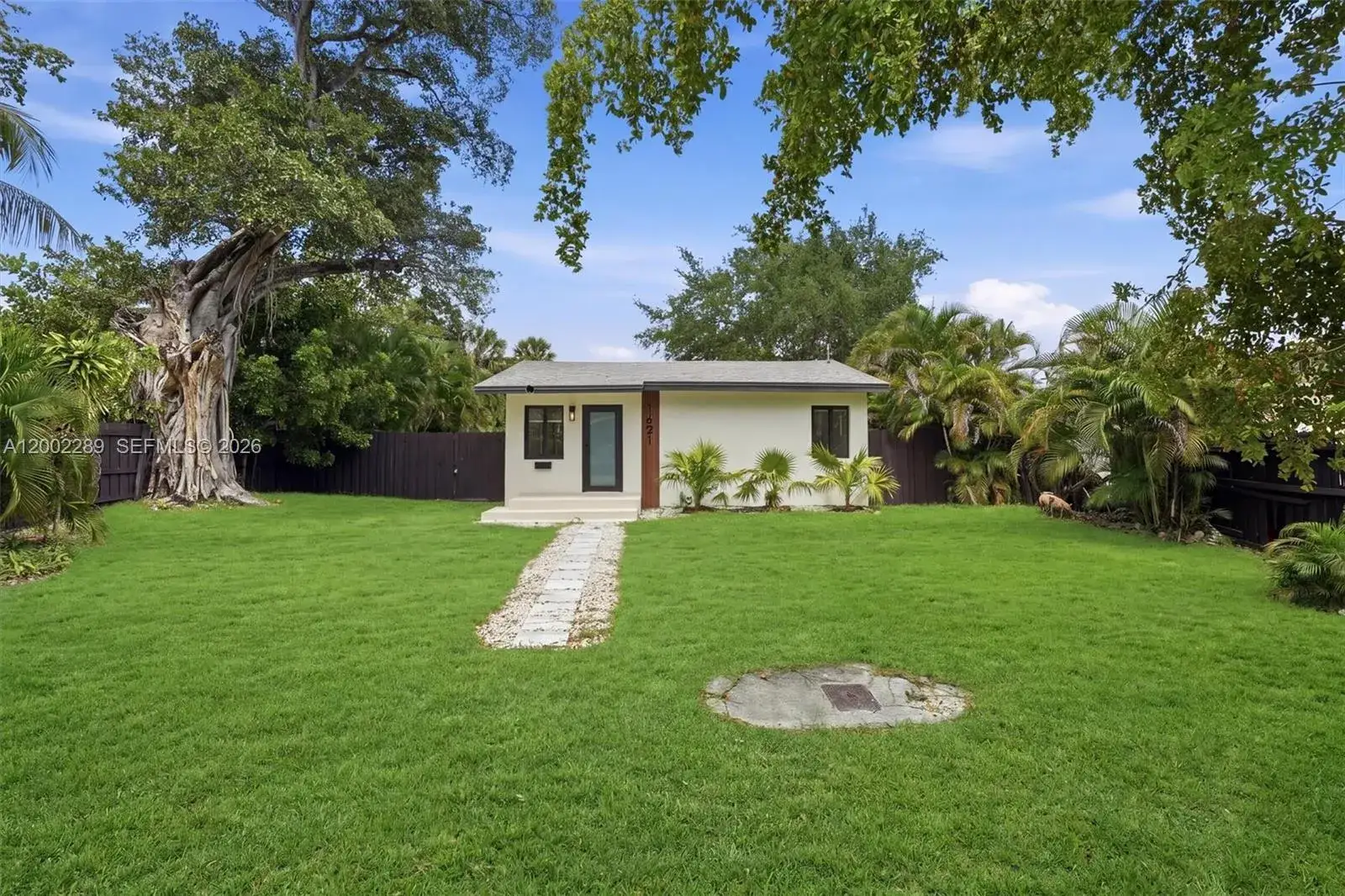 2 bedroom 1 bath Residential for sale at 1621 SW 11th Ct, Fort Lauderdale FL 33312