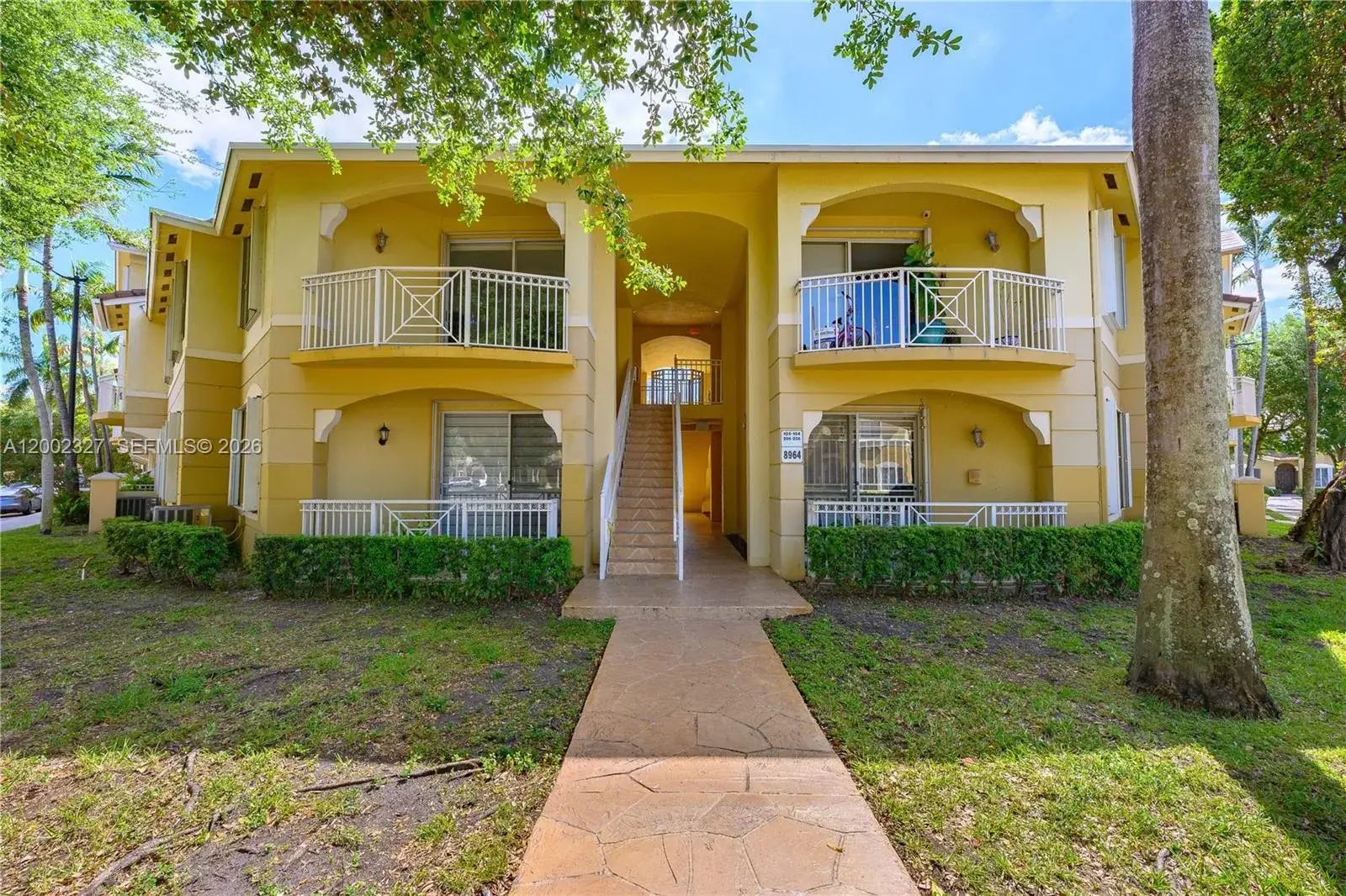 3 bedroom 2 bath Residential for sale at 8964 W Flagler St # 206, Miami FL 33174