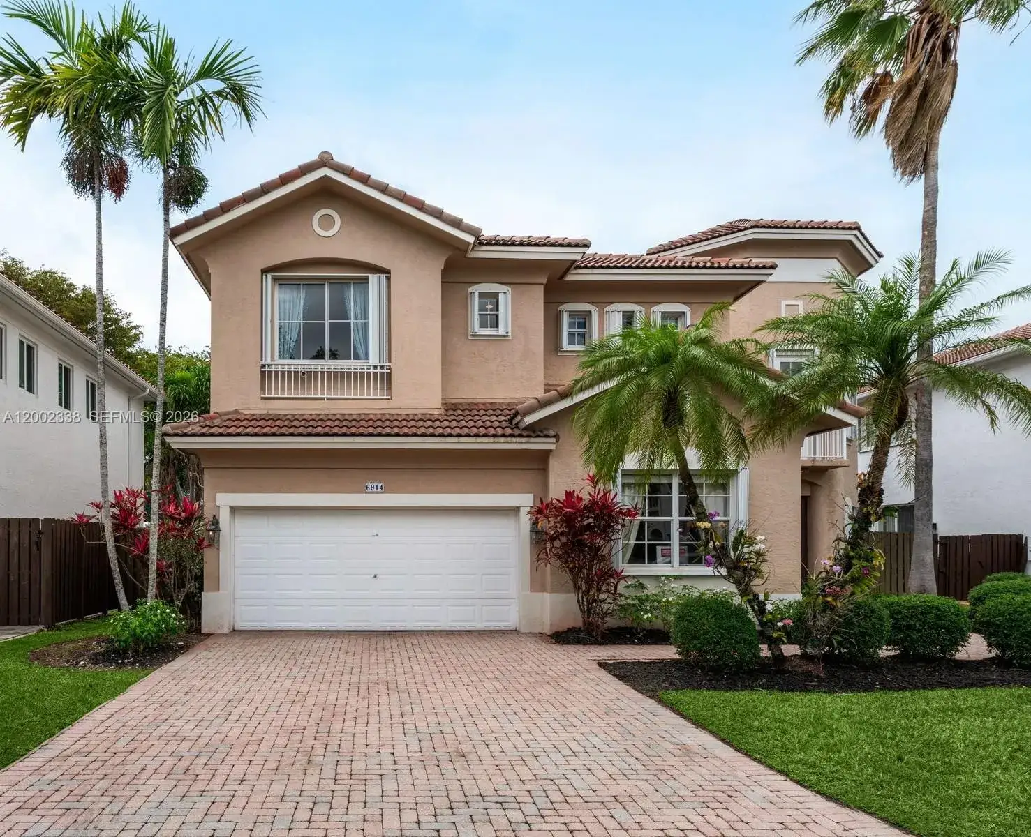 6 bedroom 4 bath Residential for sale at 6914 NW 113th Pl, Doral FL 33178
