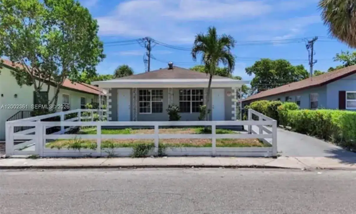 Residential Income for sale at 706 S F St, Lake Worth FL 33460