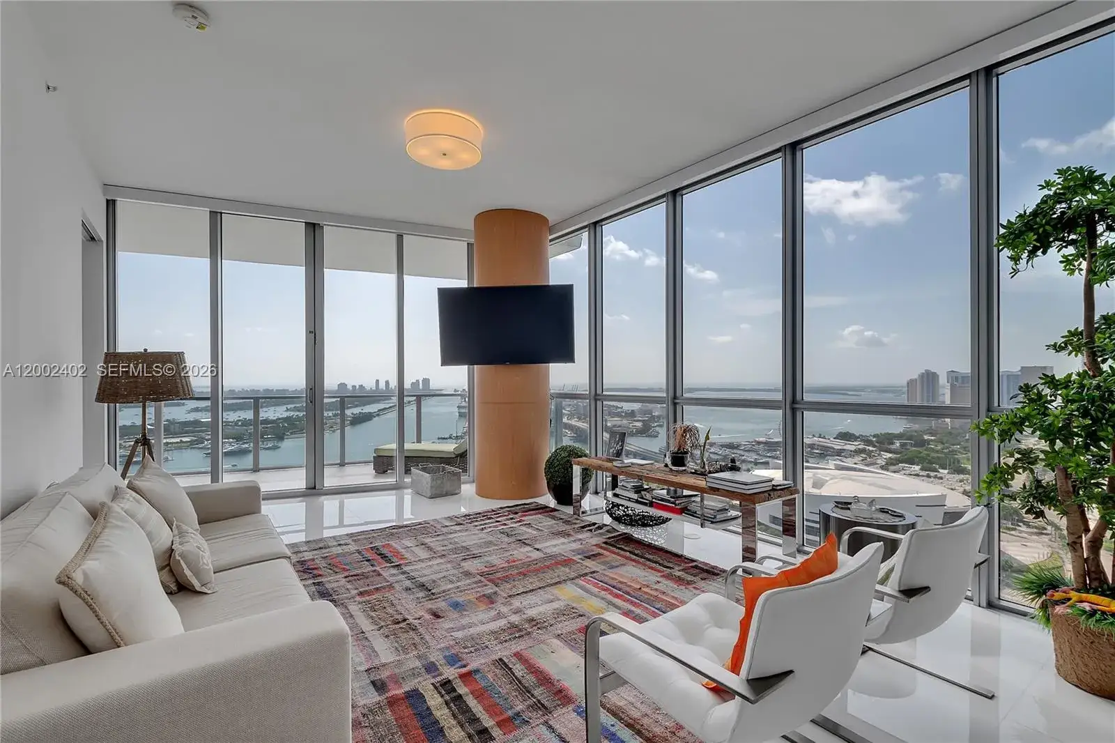 3 bedroom 2 bath Residential Lease for rent at 1100 Biscayne Blvd # 3901, Miami FL 33132