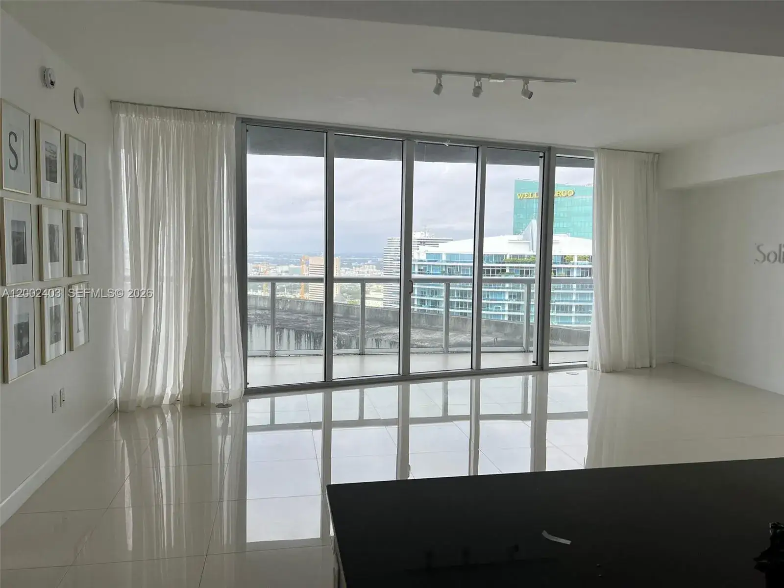 1 bedroom 1 bath Residential for sale at 475 Brickell Ave # 5508, Miami FL 33131