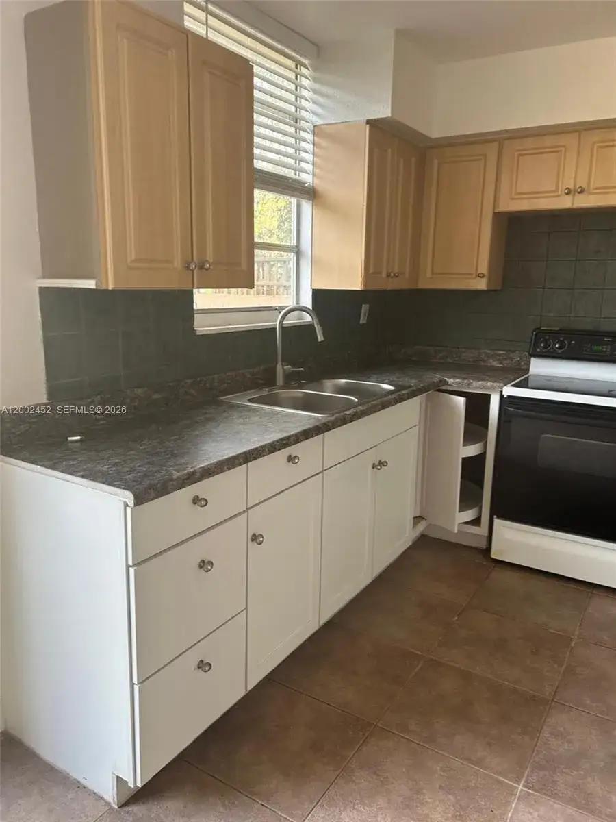 3 bedroom 2 bath Residential Lease for rent at 6100 SW 68th St # 58, South Miami FL 33143