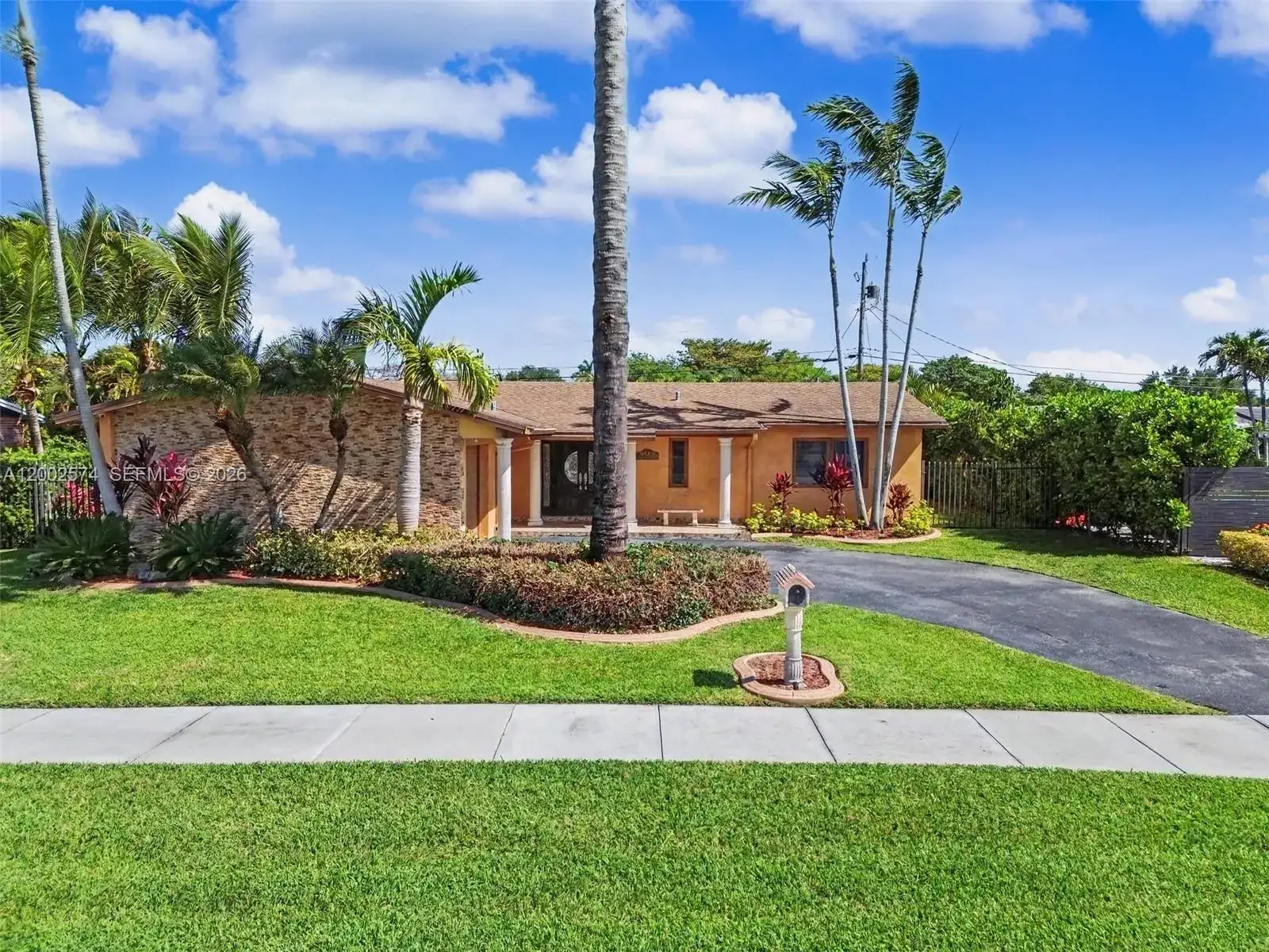 3 bedroom 2 bath Residential for sale at 9837 SW 194th St, Cutler Bay FL 33157