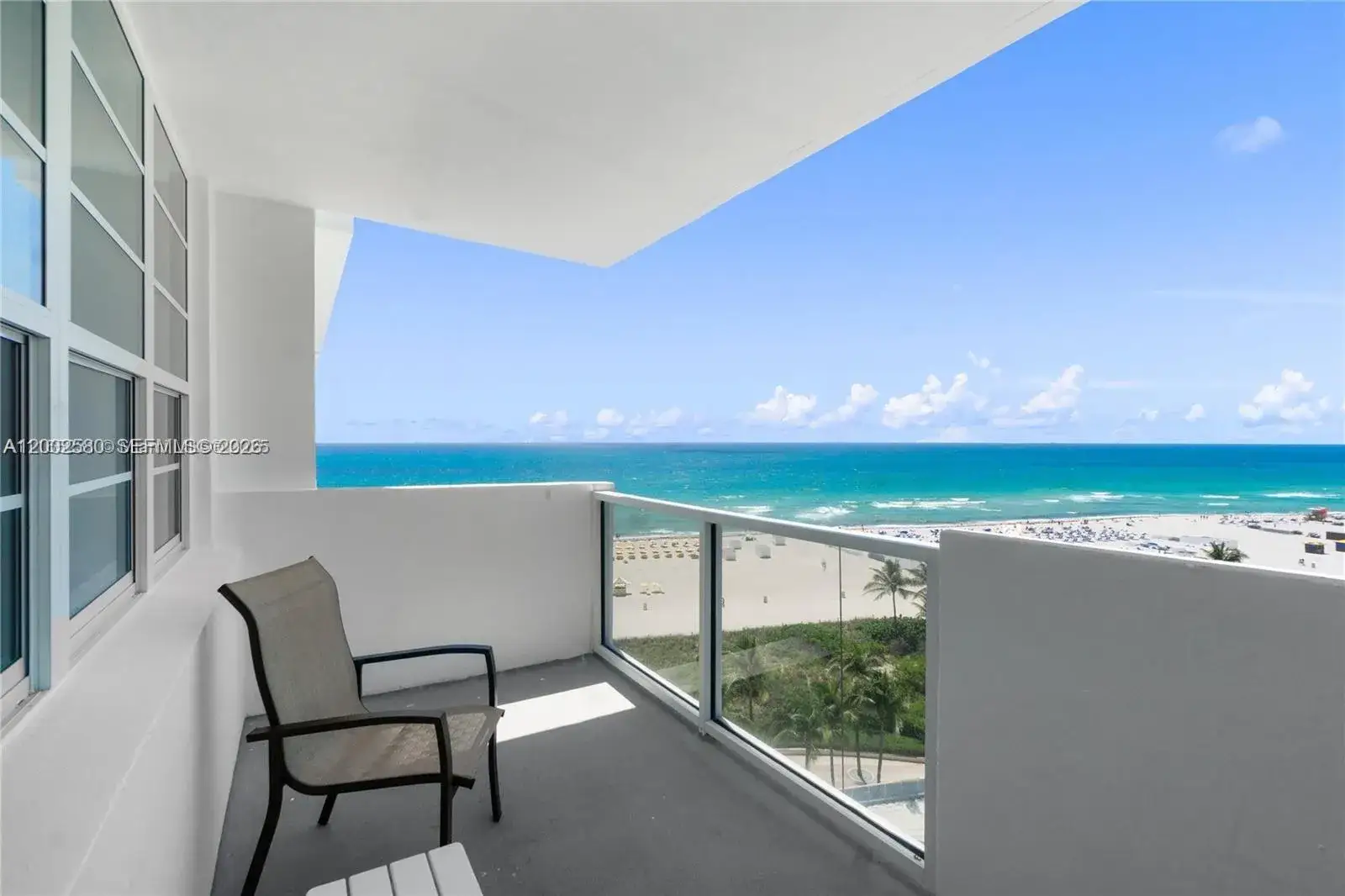 1 bedroom 1 bath Residential Lease for rent at 100 Lincoln Rd # 1046, Miami Beach FL 33139