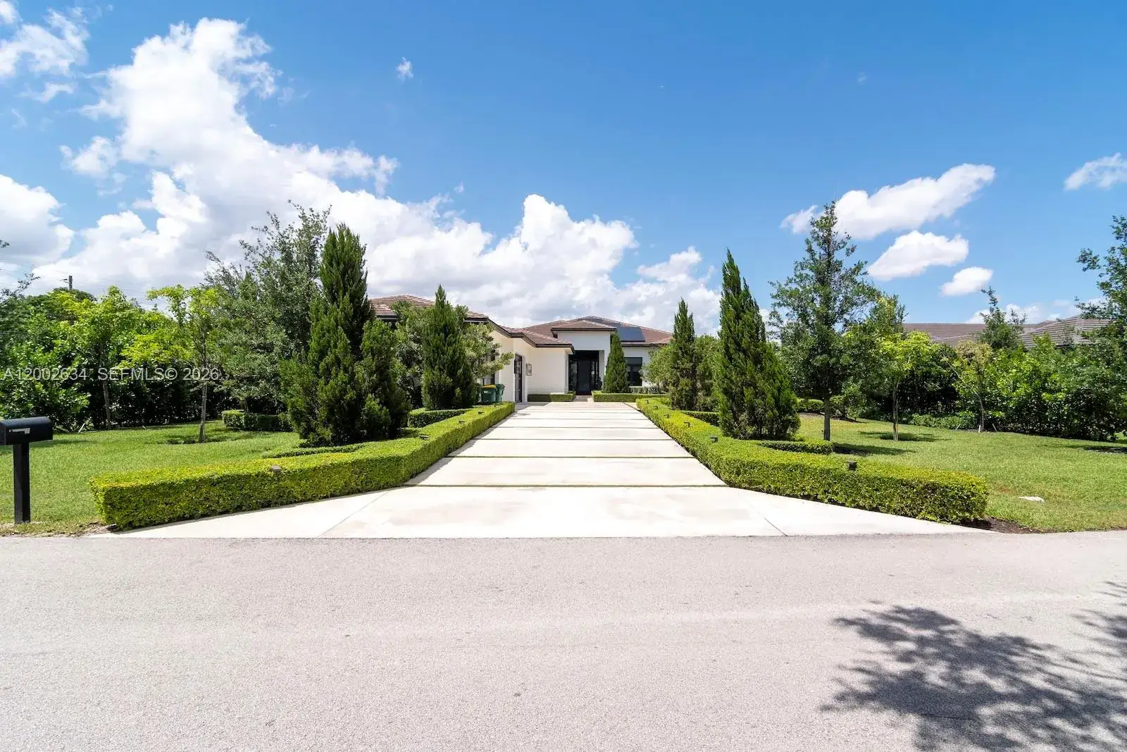 6 bedroom 8 bath Residential for sale at 11791 NW 6th Pl, Plantation FL 33325