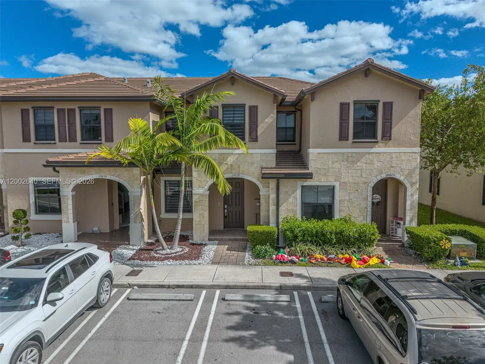3 bedroom 2 bath Residential for sale at 10629 W 32nd Ln, Miami Lakes FL 33018