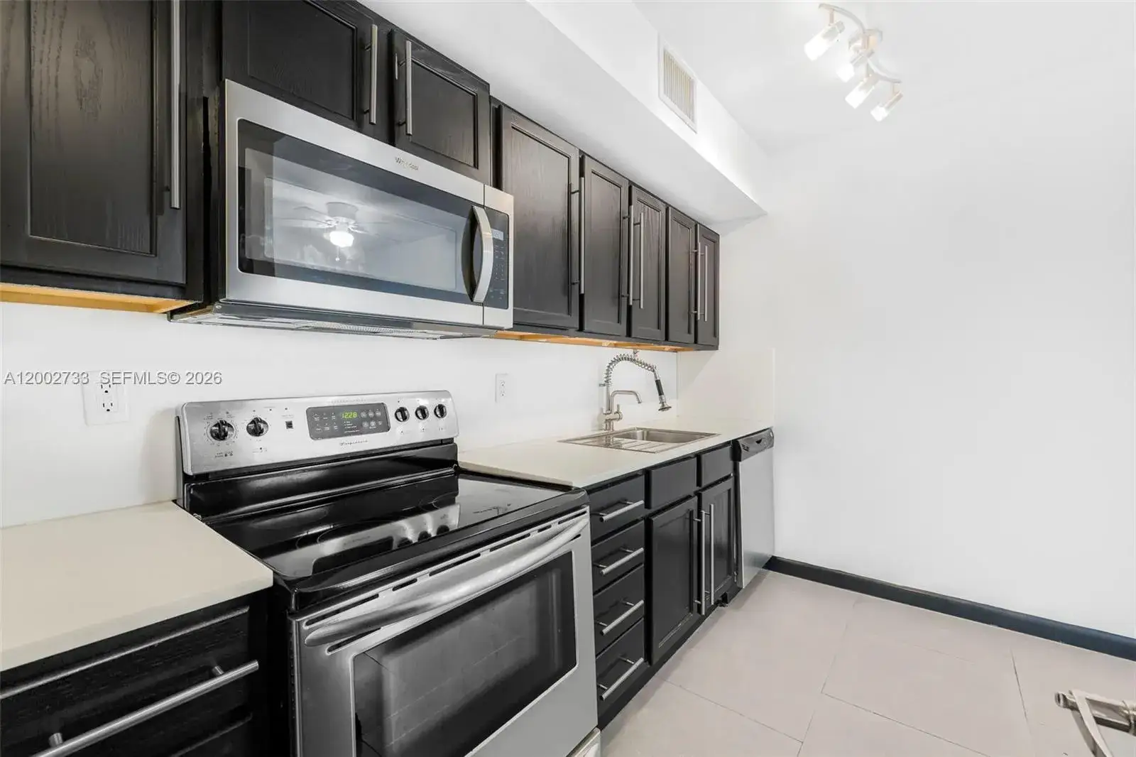 2 bedroom 1 bath Residential Lease for rent at 1876 SW 11th Ter # 302, Miami FL 33135