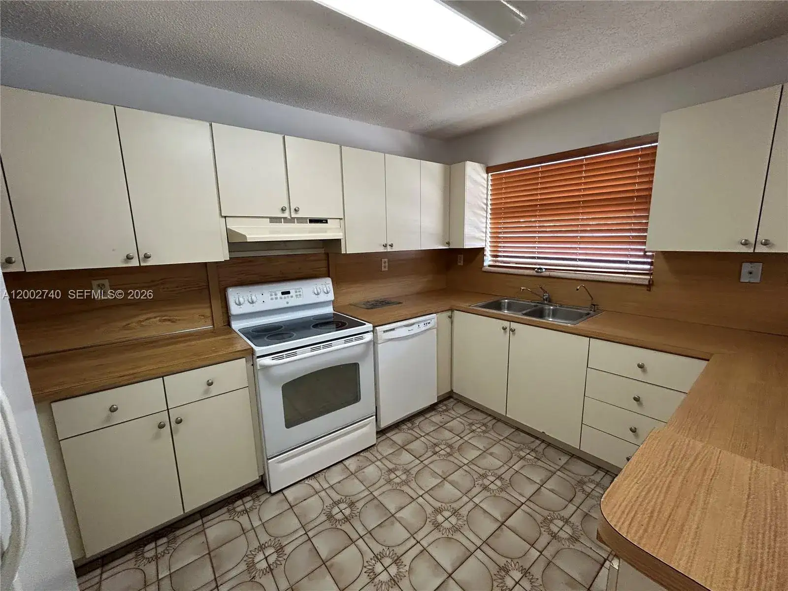 3 bedroom 2 bath Residential Lease for rent at 230 NW 51st Ave # 230, Miami FL 33126
