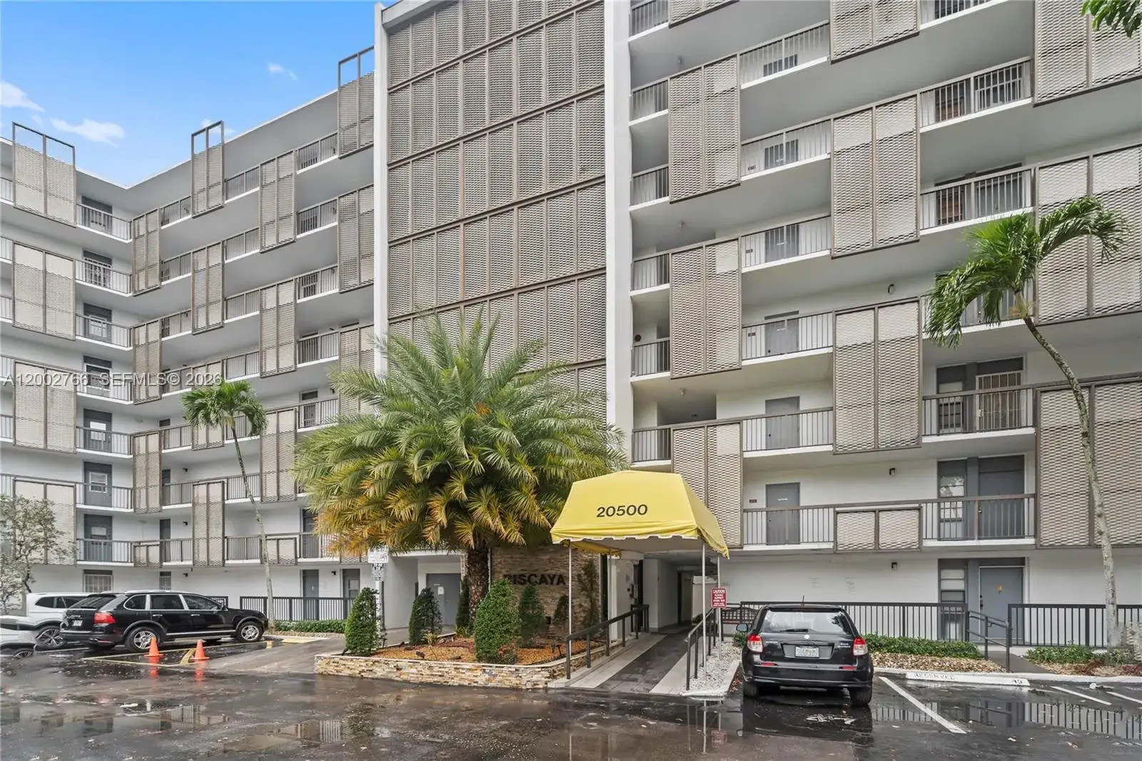 2 bedroom 2 bath Residential for sale at 20500 W Country Club Dr # 405, Aventura FL 33180