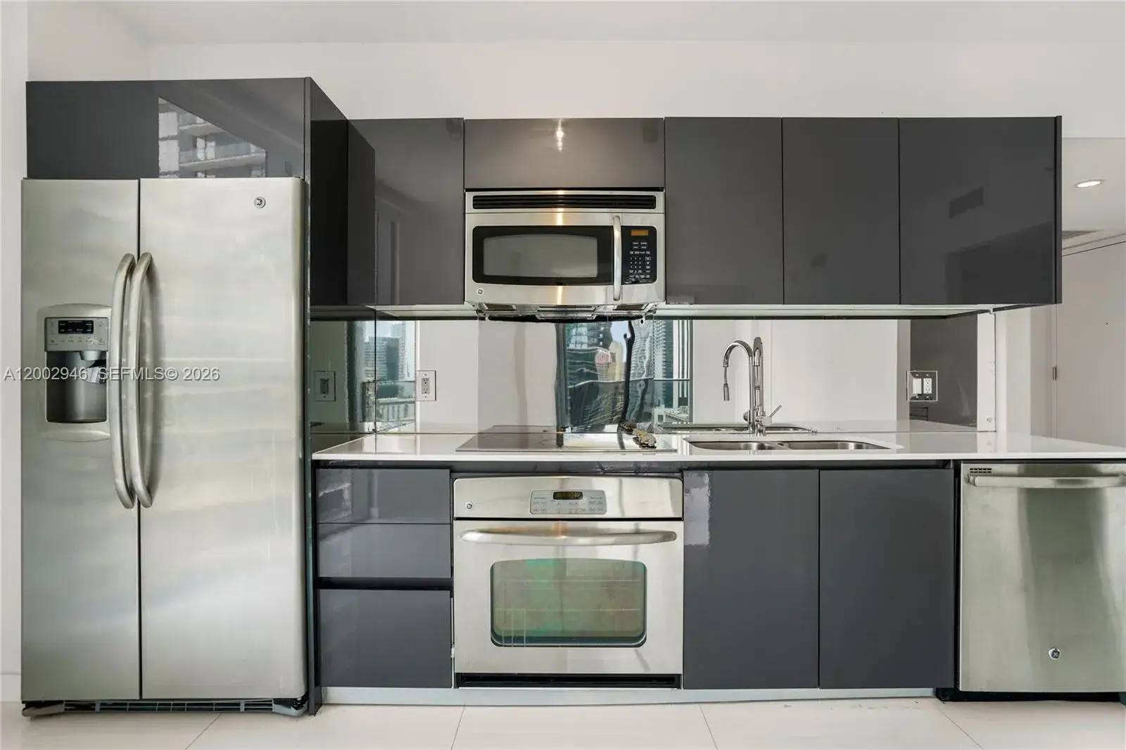 2 bedroom 2 bath Residential Lease for rent at 31 SE 6 St # 1901, Miami FL 33131