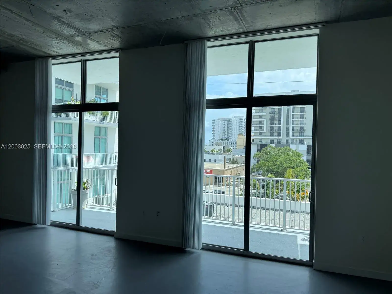 1 bedroom 1 bath Residential for sale at 2100 Van Buren St # 412, Hollywood FL 33020