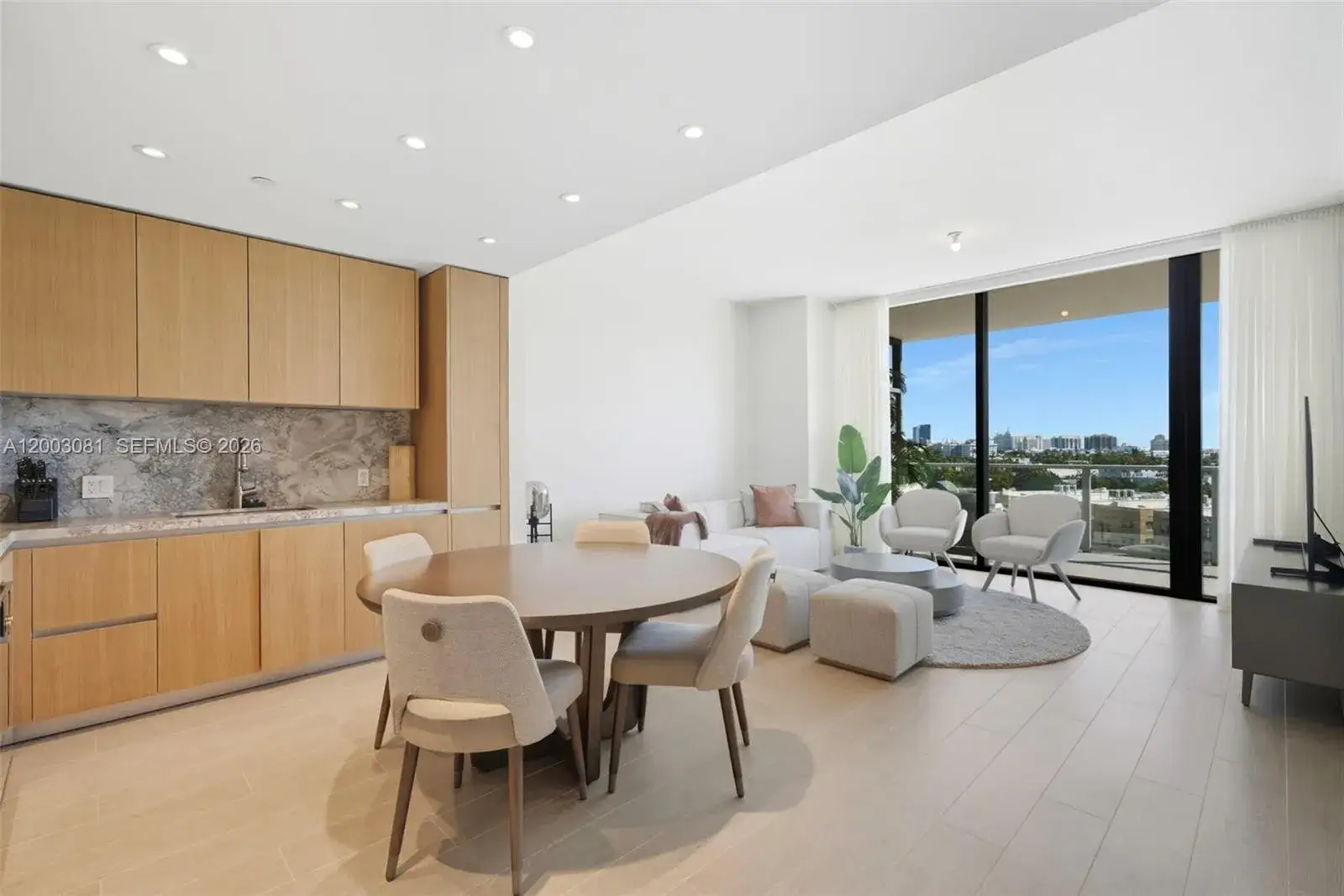 1 bedroom 1 bath Residential Lease for rent at 500 Alton Rd # 808, Miami Beach FL 33139
