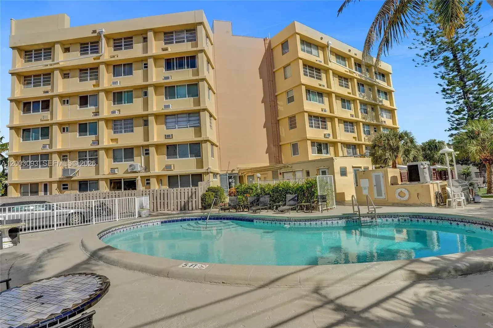2 bedroom 1 bath Residential for sale at 2400 NE 9th St # 603, Fort Lauderdale FL 33304