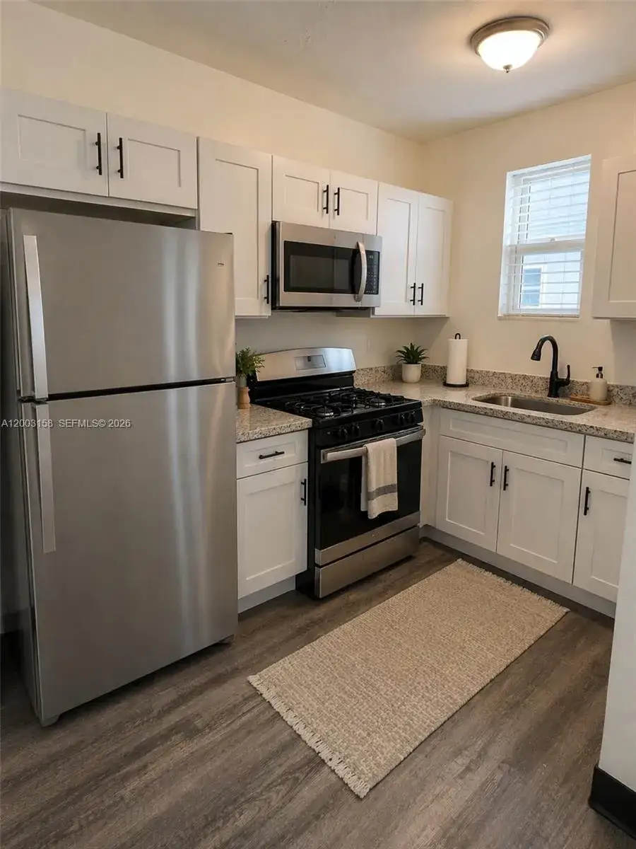1 bedroom 1 bath Residential Lease for rent at 1181 NW 8th St Rd # 12, Miami FL 33136
