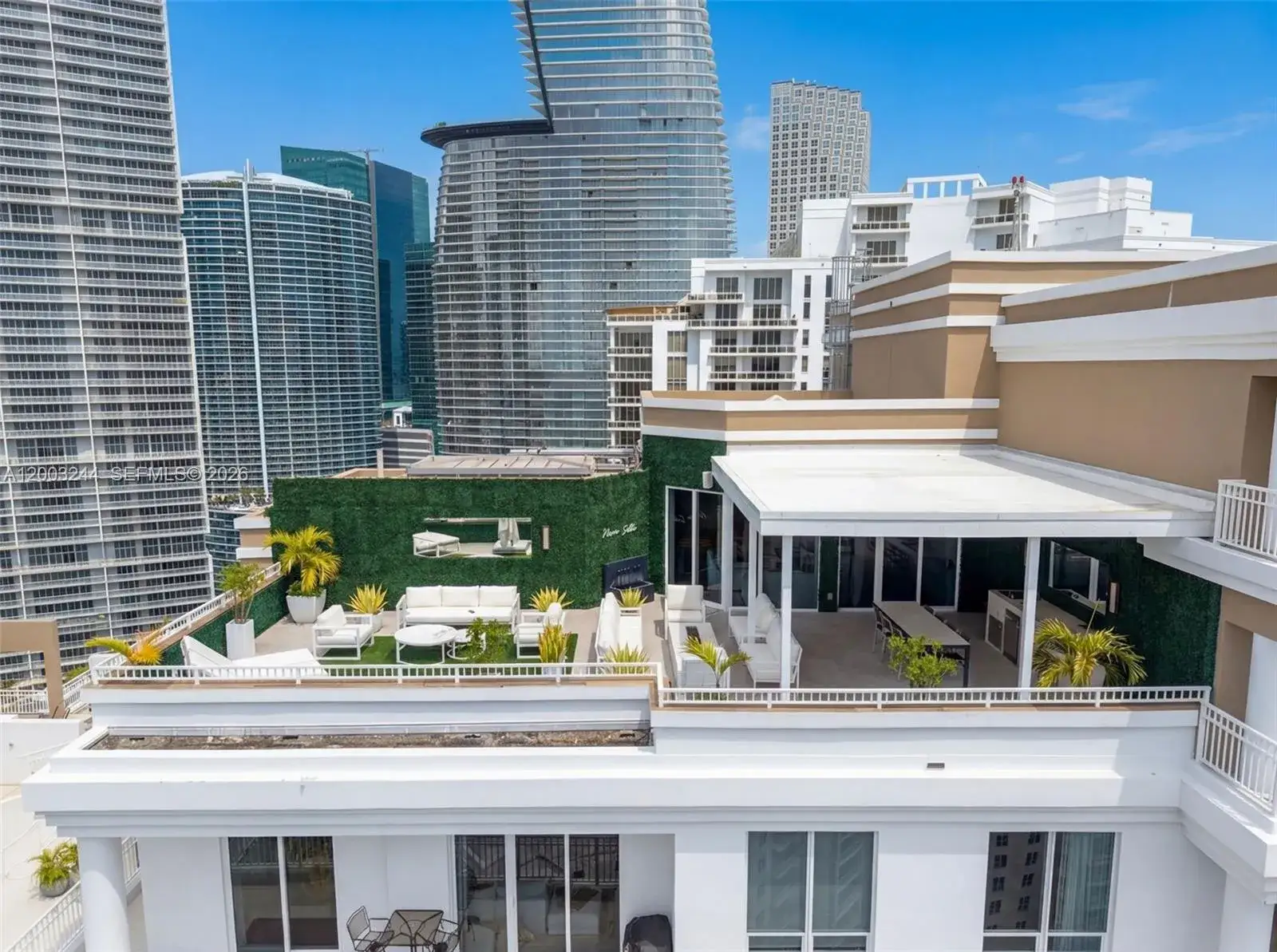 3 bedroom 3 bath Residential for sale at 801 Brickell Key Blvd, Miami FL 33131