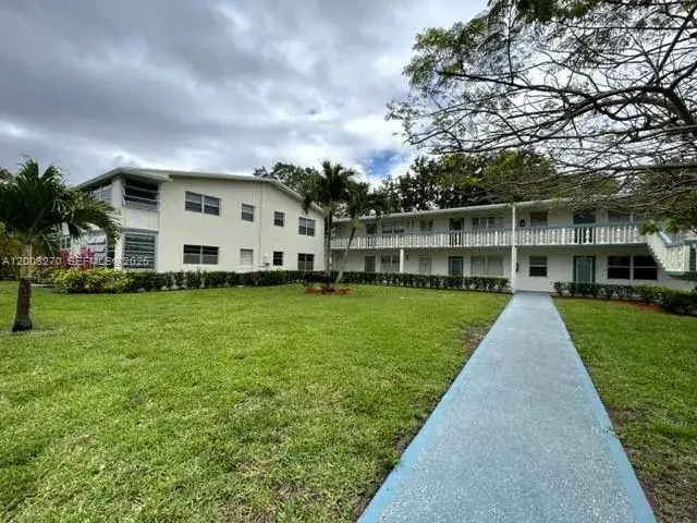 2 bedroom 1 bath Residential for sale at 257 Tilford M # 257, Deerfield Beach FL 33442