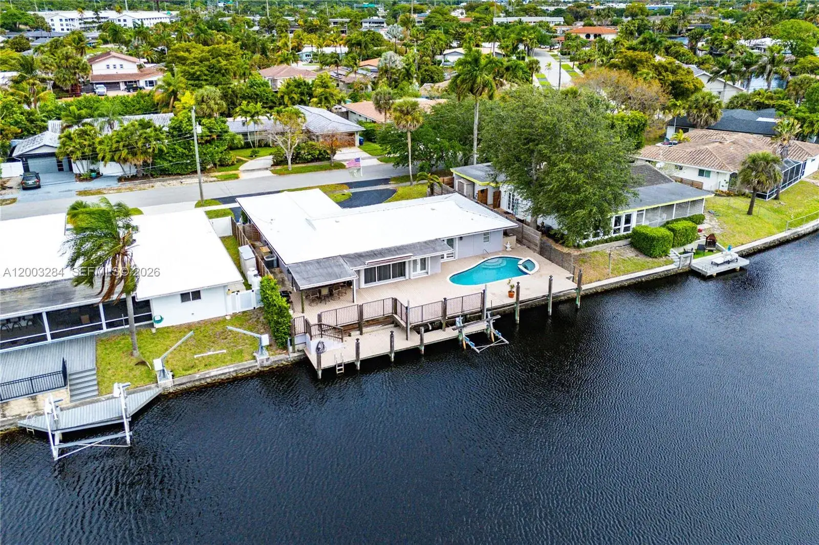 3 bedroom 3 bath Residential for sale at 2832 NW 10th Ave, Wilton Manors FL 33311