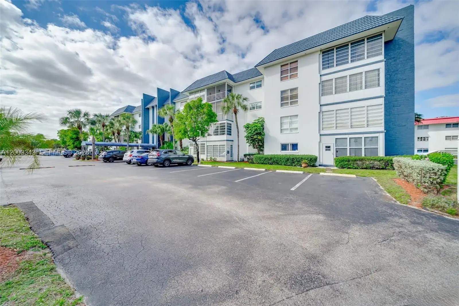 1 bedroom 1 bath Residential for sale at 4770 NW 21st St # 208, Lauderhill FL 33313