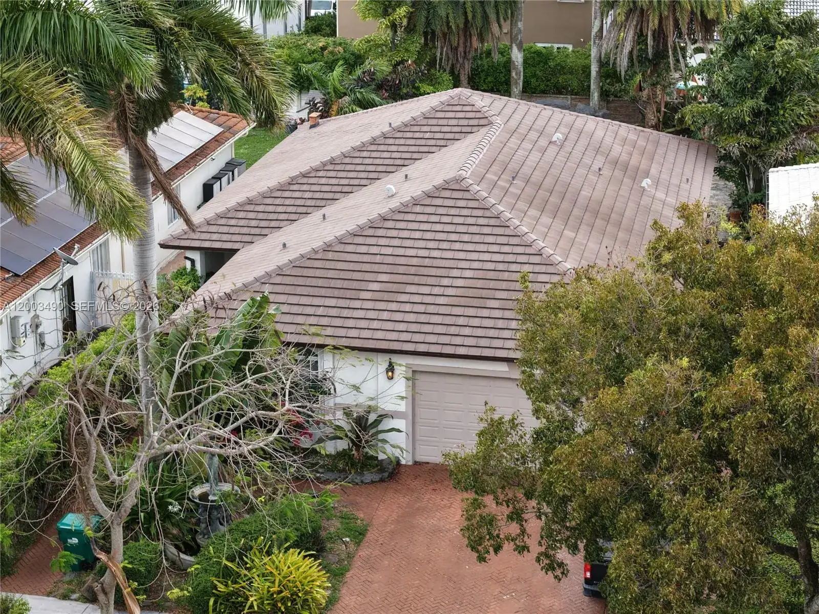3 bedroom 2 bath Residential for sale at 8746 NW 140th Ln, Miami Lakes FL 33018