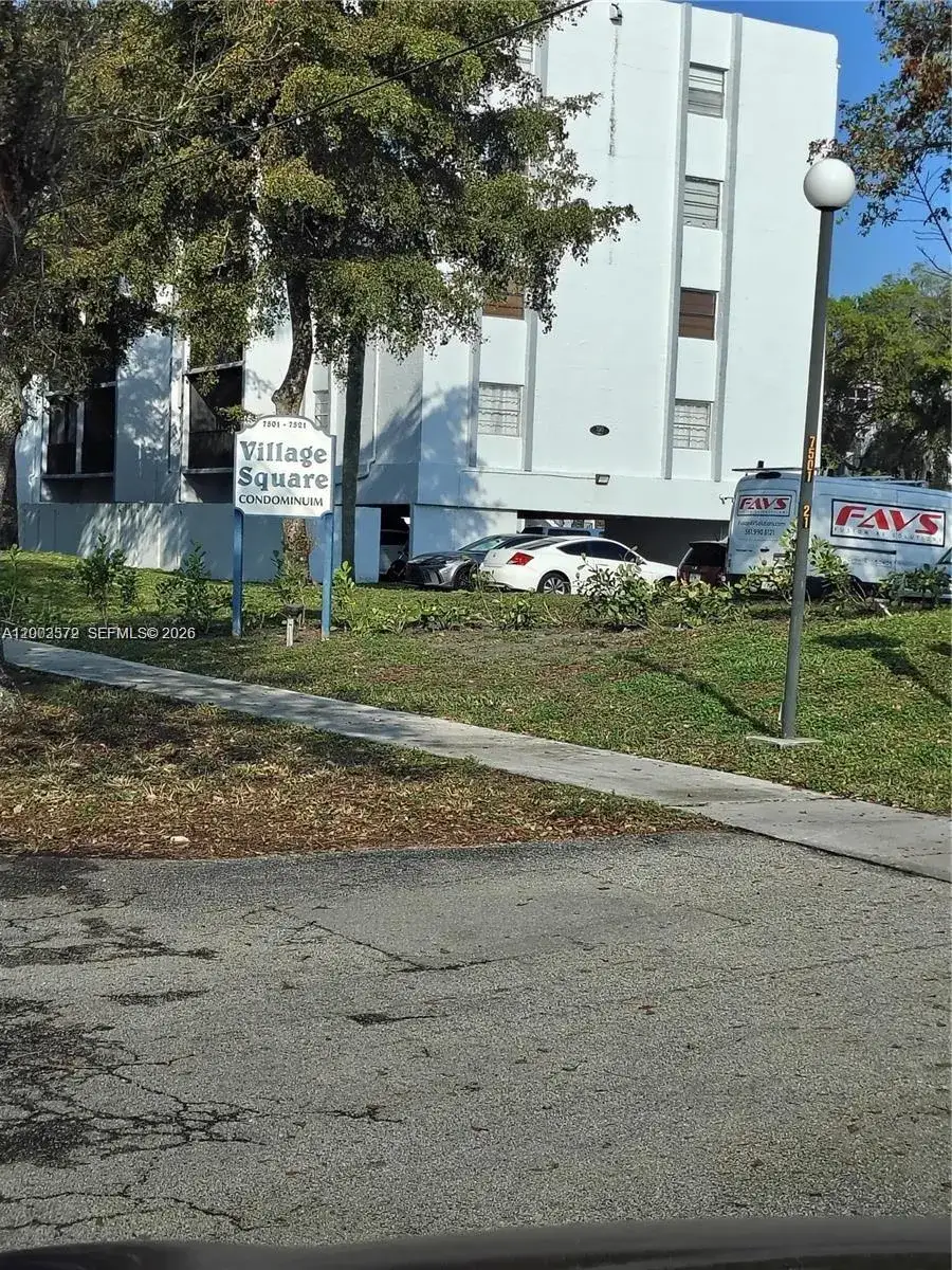 1 bedroom 1 bath Residential Lease for rent at 7501 NW 16th St # 3207, Plantation FL 33313