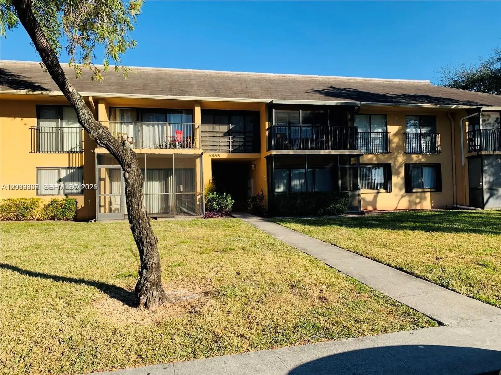 2 bedroom 2 bath Residential for sale at 5855 Washington St # 90, Hollywood FL 33023