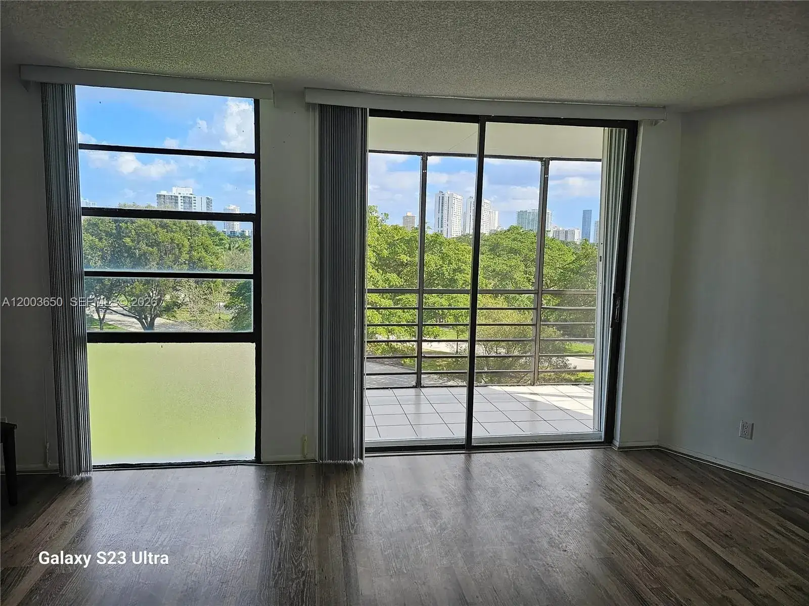 2 bedroom 2 bath Residential for sale at 20400 W Country Club Dr # 508, Aventura FL 33180