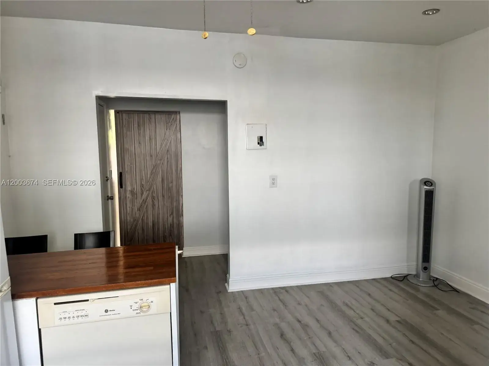 1 bedroom 1 bath Residential Lease for rent at 637 12th St # 6, Miami Beach FL 33139