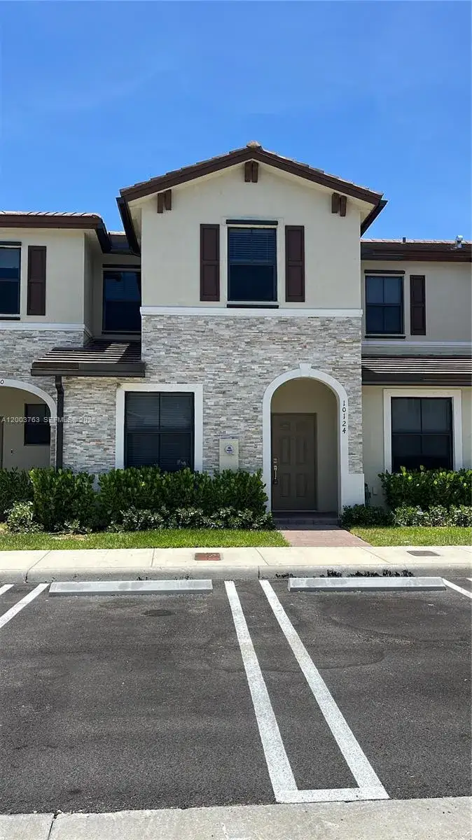 3 bedroom 2 bath Residential for sale at 10124 SW 228th Ter, Miami FL 33190
