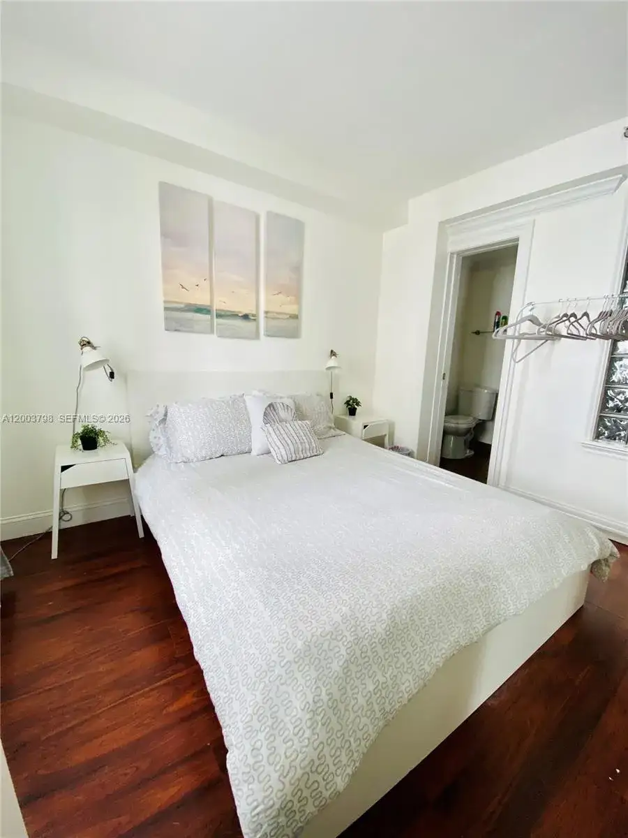 1 bedroom 1 bath Residential for sale at 335 Ocean Dr # 228, Miami Beach FL 33139