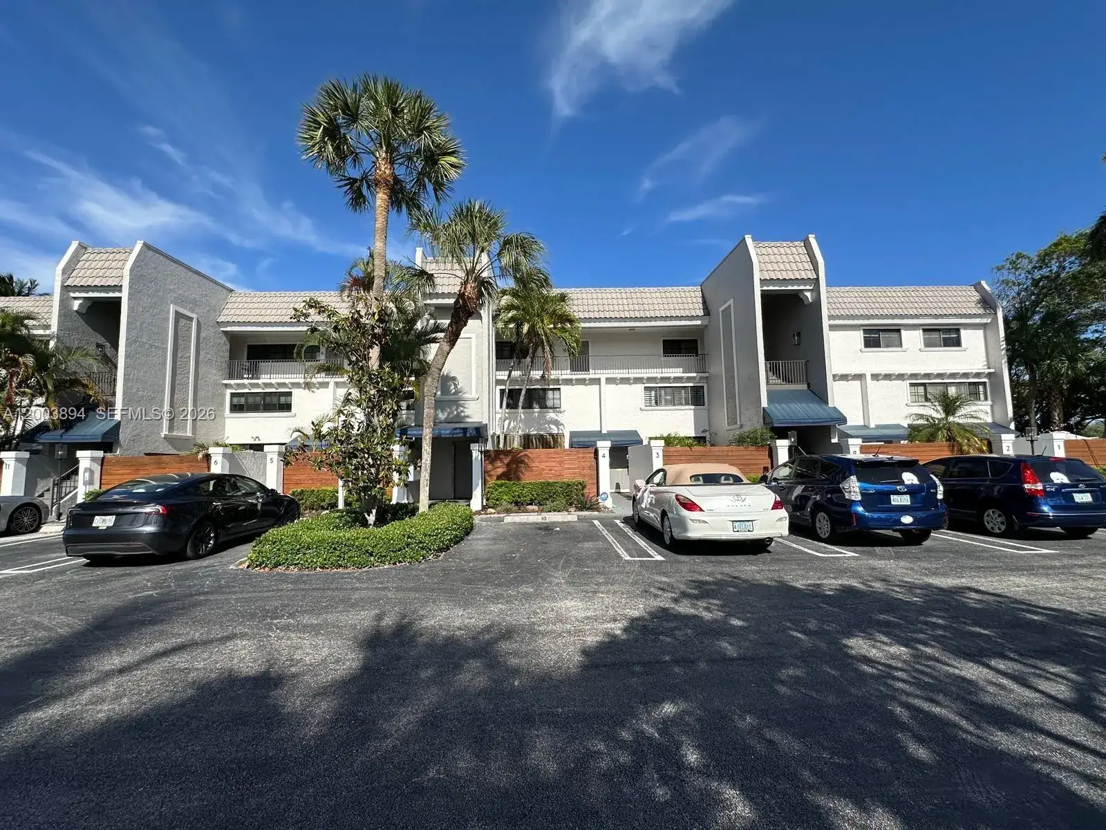 2 bedroom 2 bath Residential for sale at 801 Palm Trl # 10, Delray Beach FL 33483