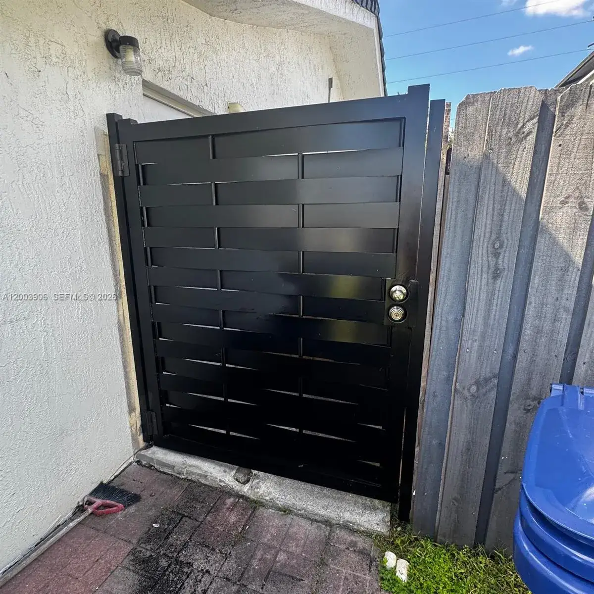 1 bedroom 1 bath Residential Lease for rent at 15761 SW 42nd Ter # 1, Miami FL 33185