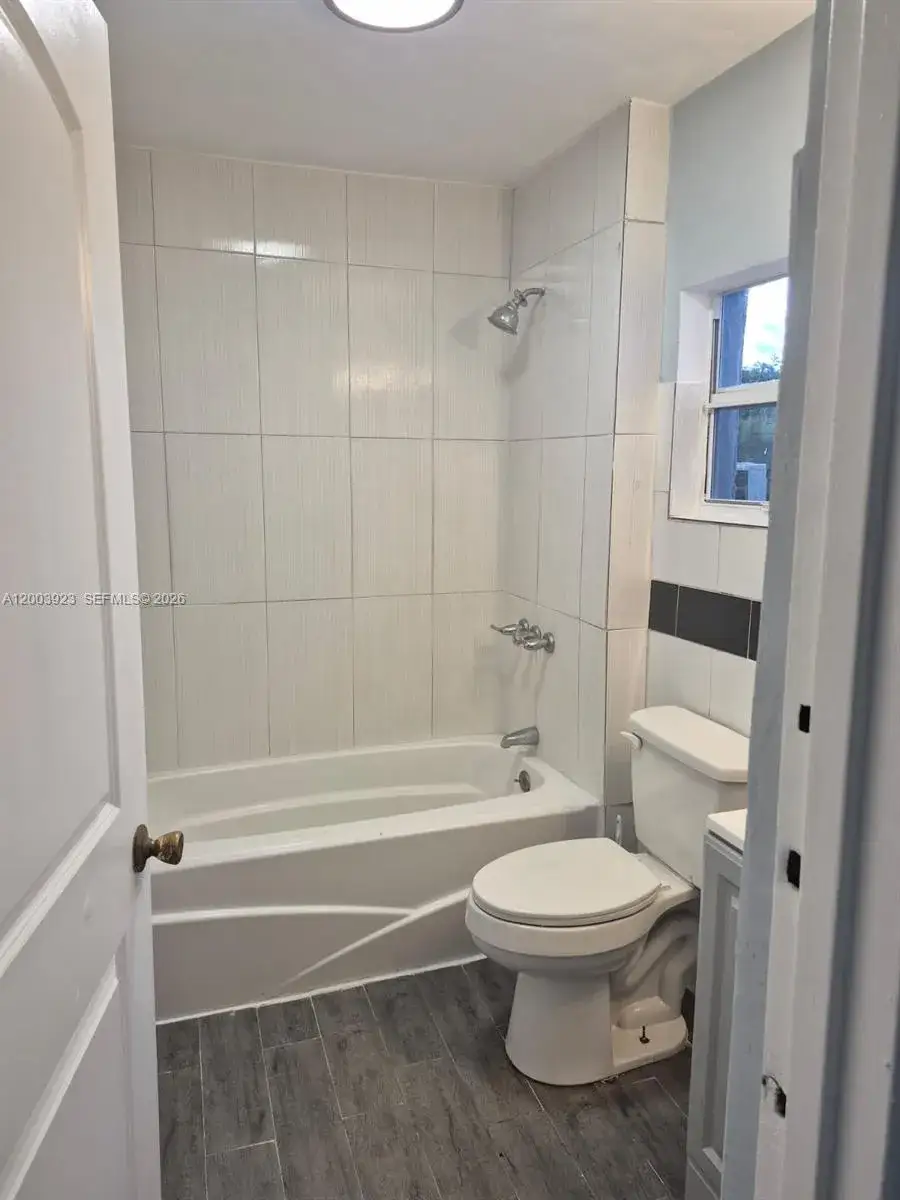 1 bedroom 1 bath Residential Lease for rent at 1231 NW 101st St # 2, Miami FL 33147