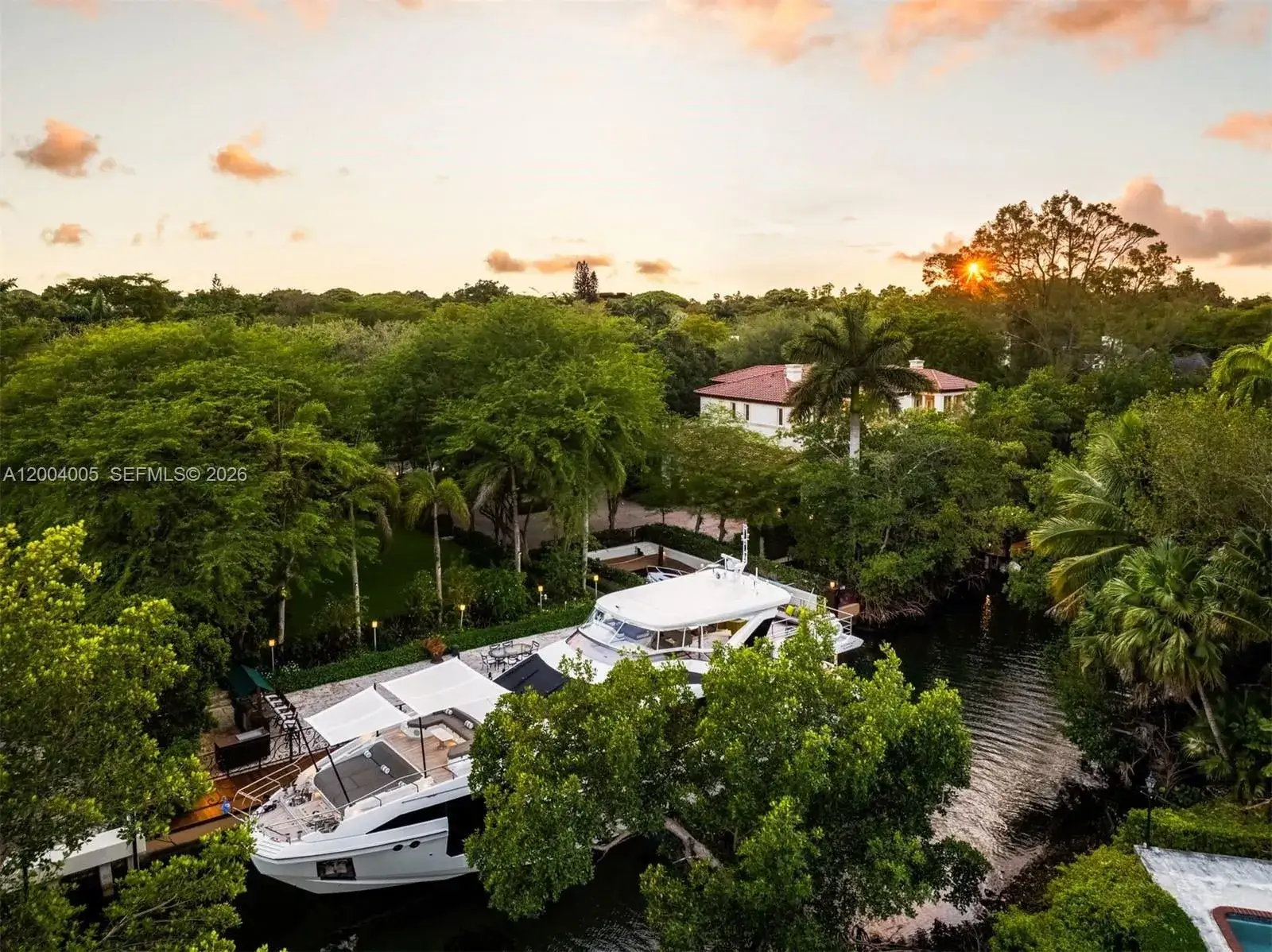 6 bedroom 7 bath Residential for sale at 255 Cocoplum Rd, Coral Gables FL 33143
