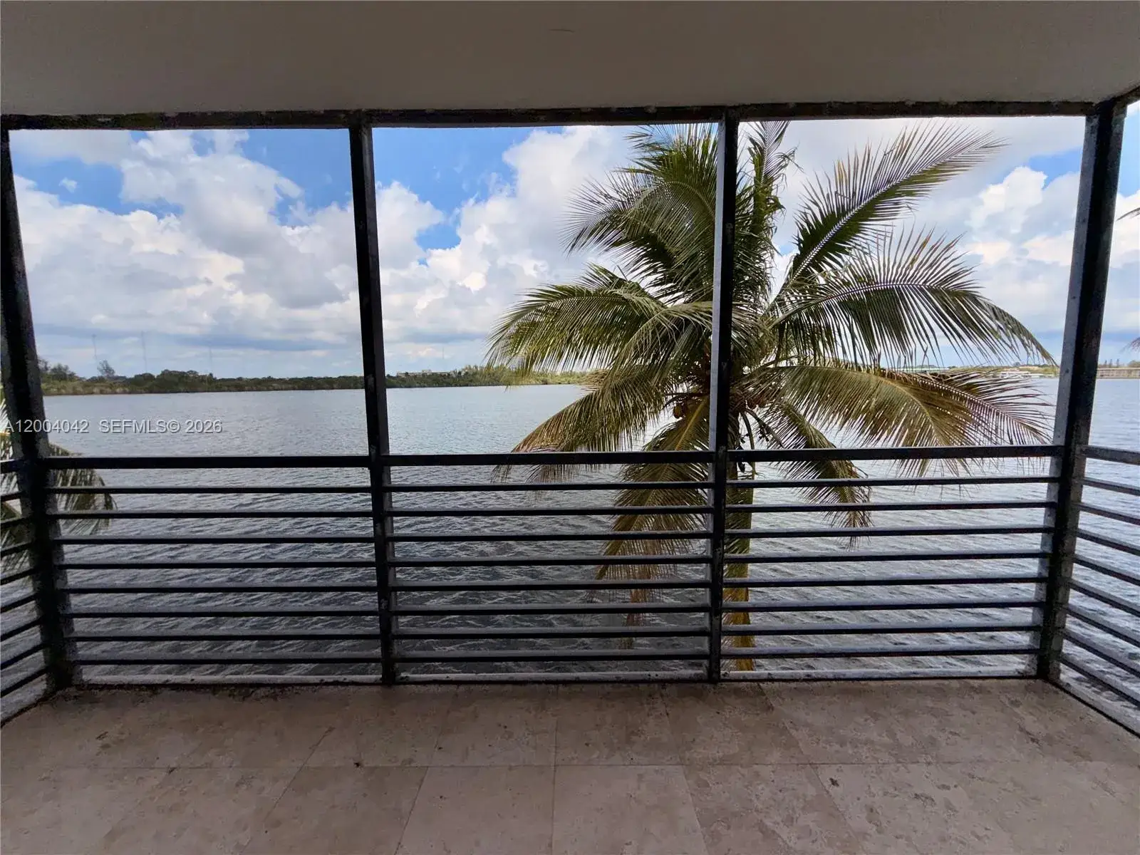 1 bedroom 1 bath Residential for sale at 1075 NE Miami Gardens Dr # 306, Miami FL 33179