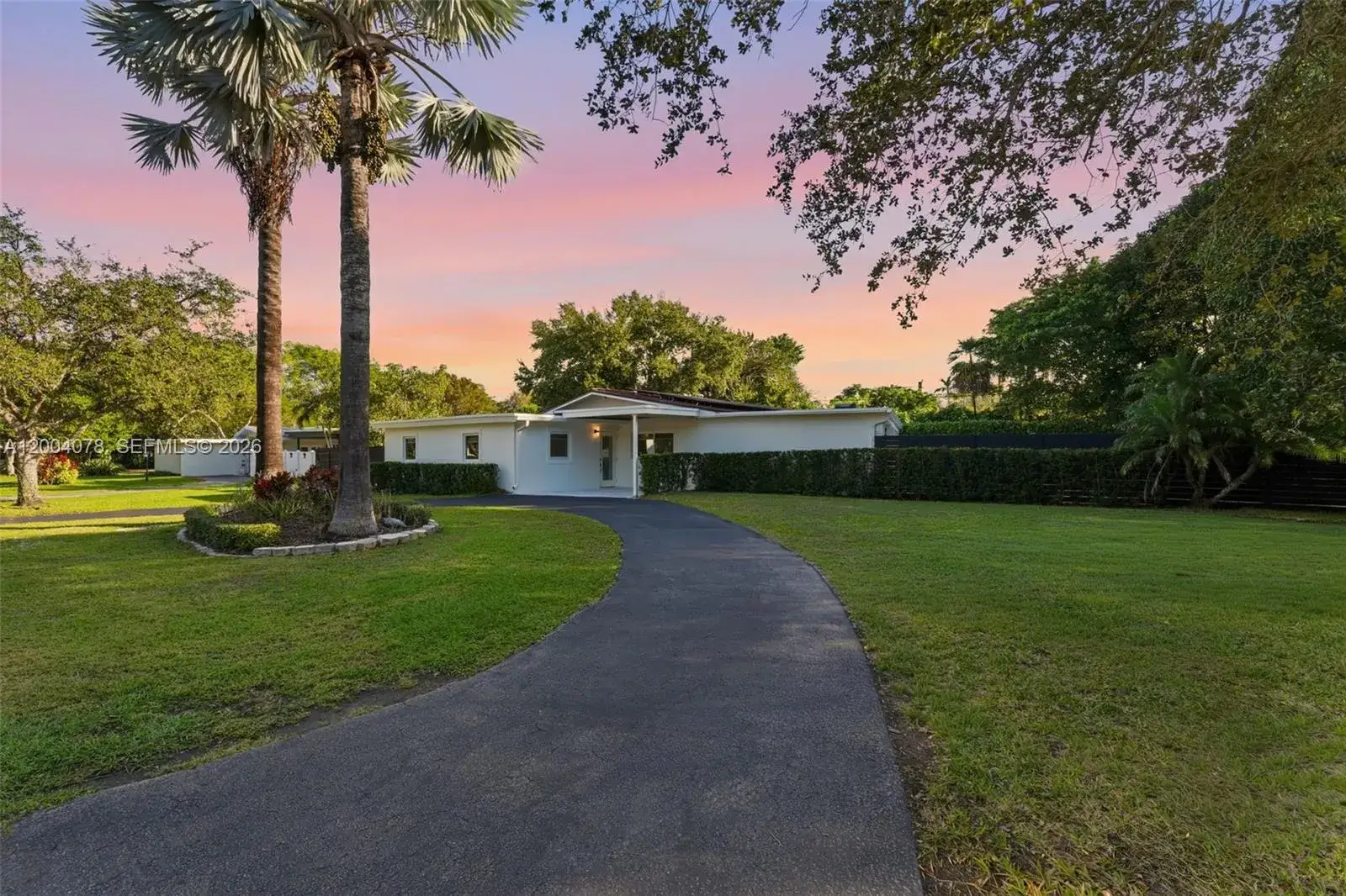 13225 SW 83rd Ct, Pinecrest FL 33156