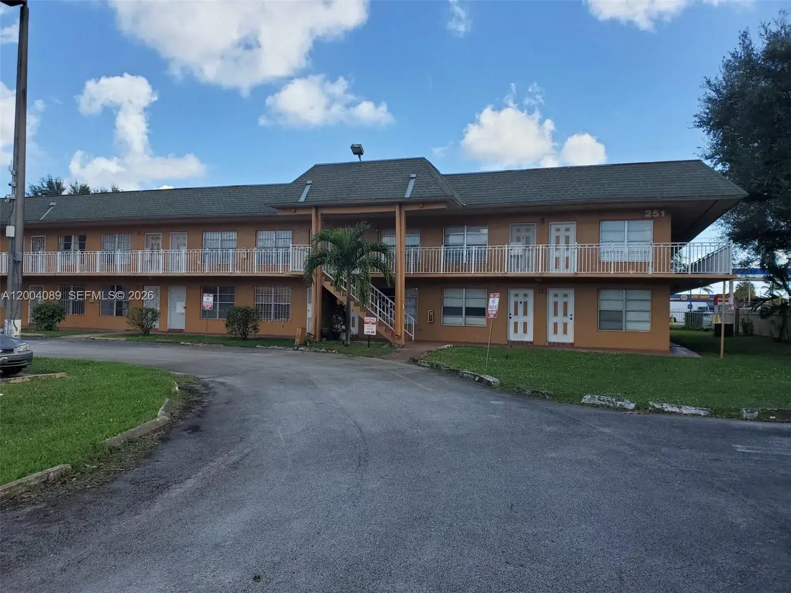 1 bath Residential for sale at 251 NW 177th St # 109, Miami Gardens FL 33169