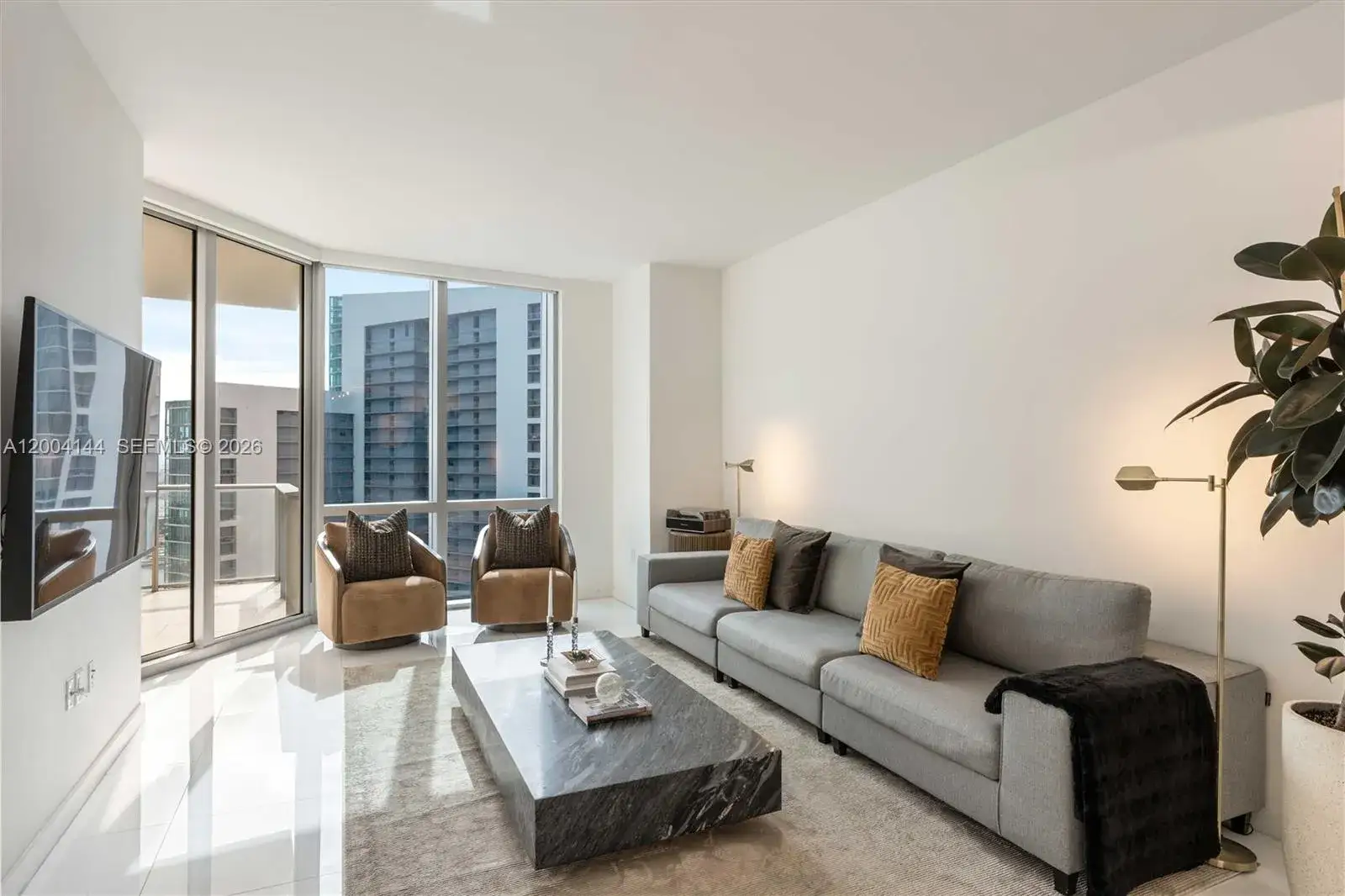1 bedroom 2 bath Residential for sale at 851 NE 1st Ave # 4405, Miami FL 33132