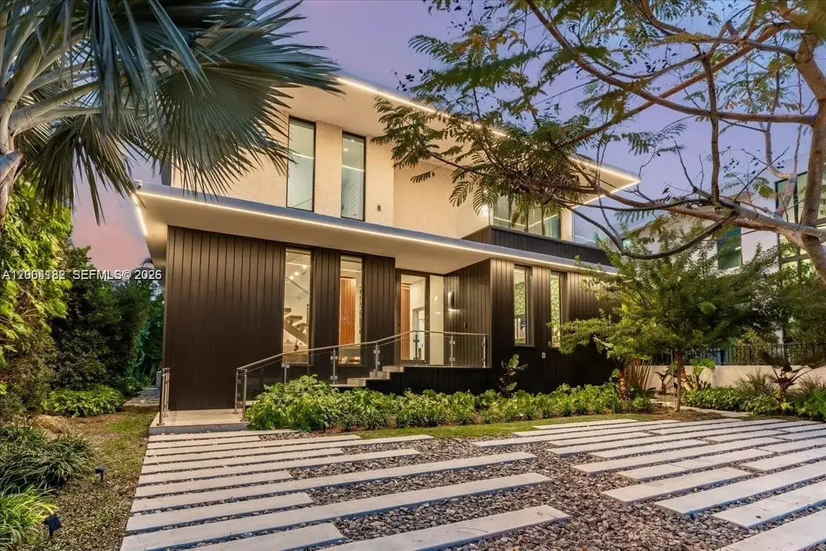 4 bedroom 4 bath Residential for sale at 4354 Alton Rd, Miami Beach FL 33140