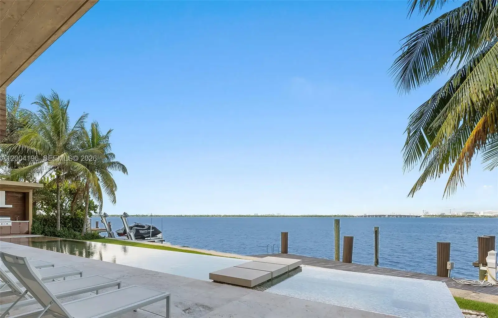 7 bedroom 7 bath Residential Lease for rent at 825 E Dilido Dr, Miami Beach FL 33139
