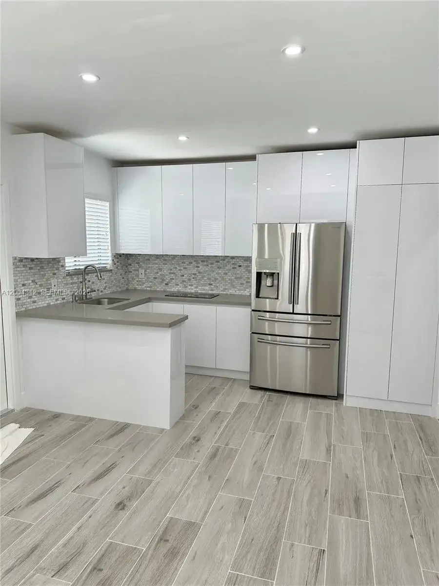1 bedroom 1 bath Residential Lease for rent at 551 SW 57th Ave # 1, Miami FL 33144