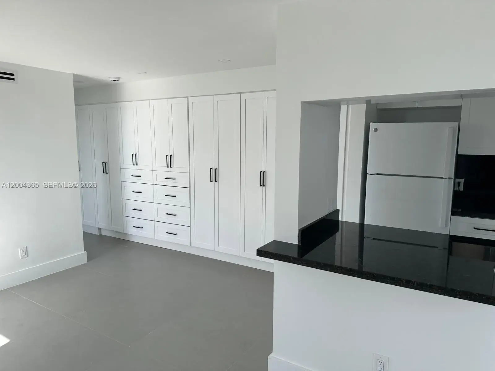 1 bedroom 1 bath Residential Lease for rent at 360 Meridian Ave # 3E, Miami Beach FL 33139