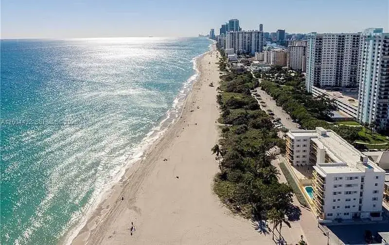 2 bedroom 2 bath Residential for sale at 901 S Surf Rd # 407, Hollywood FL 33019