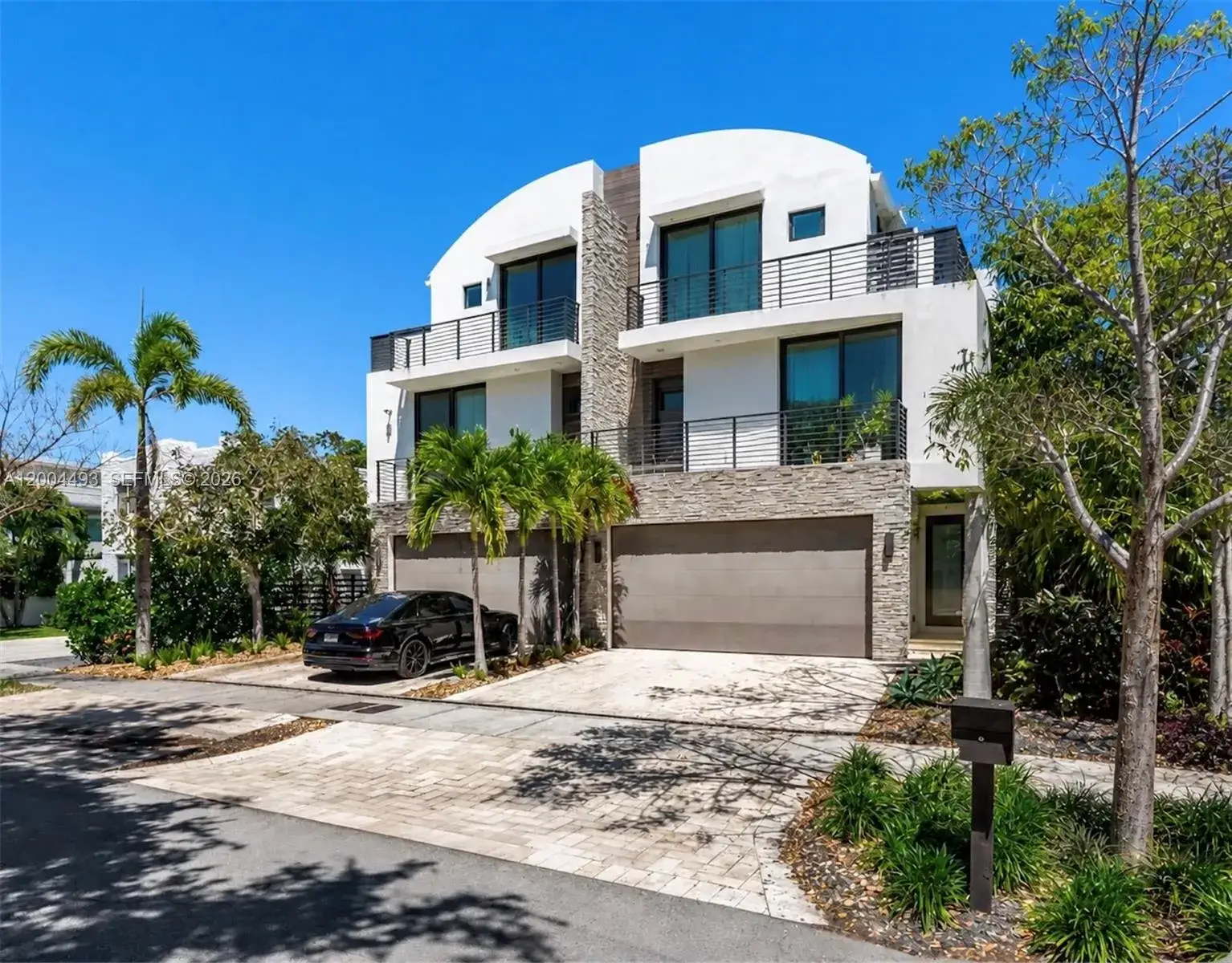 4 bedroom 4 bath Residential for sale at 104 NE 16th Ter, Fort Lauderdale FL 33301