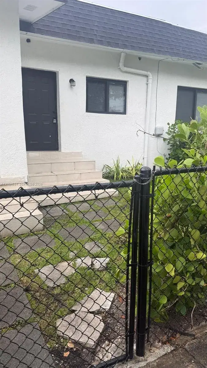 2 bedroom 1 bath Residential Lease for rent at 1800 NW 18th Ter # 2, Miami FL 33125