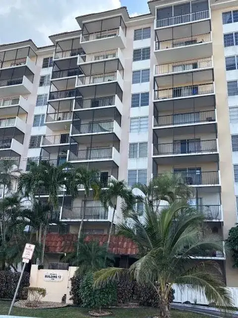 2 bedroom 2 bath Residential for sale at 4174 Inverrary Dr # 914, Lauderhill FL 33319