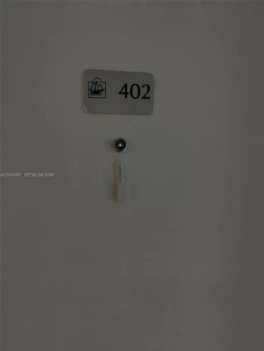 1 bedroom 1 bath Residential Lease for rent at 6969 Collins Ave # 402, Miami Beach FL 33141