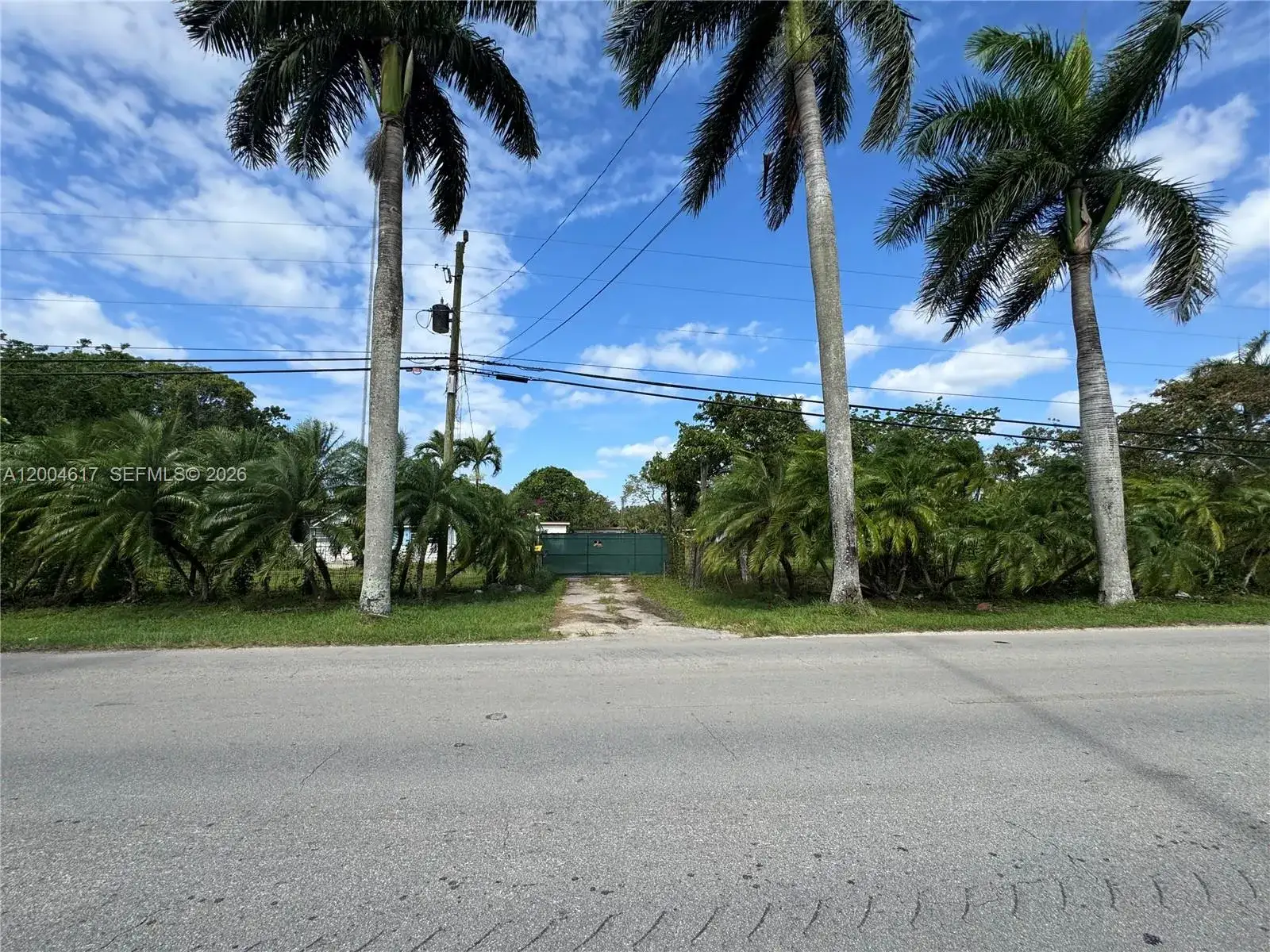 7 bedroom 4 bath Residential for sale at 24000 SW 167th Ave, Homestead FL 33031