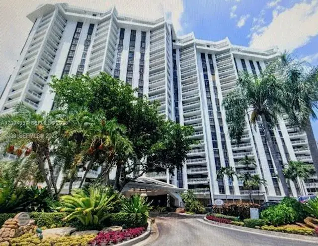2 bedroom 2 bath Residential for sale at 4000 Towerside Ter # 1403, Miami FL 33138