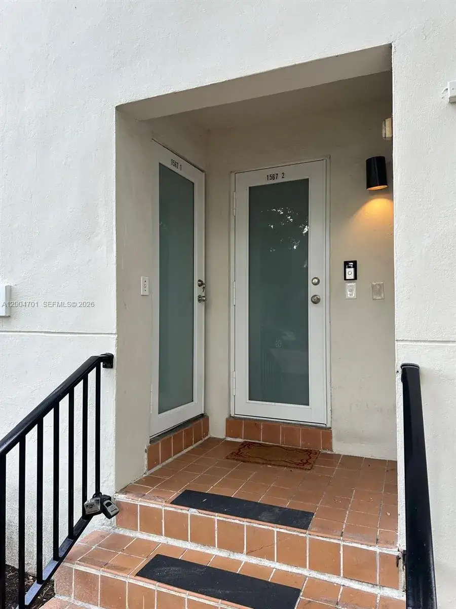1 bedroom 1 bath Residential Lease for rent at 1567 S Le Jeune Rd # 1, Miami FL 33134